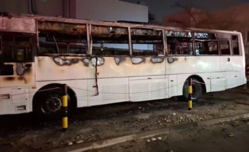 Buses Catch Fire In Al-Ardiya Industrial Area | Kuwait Local News