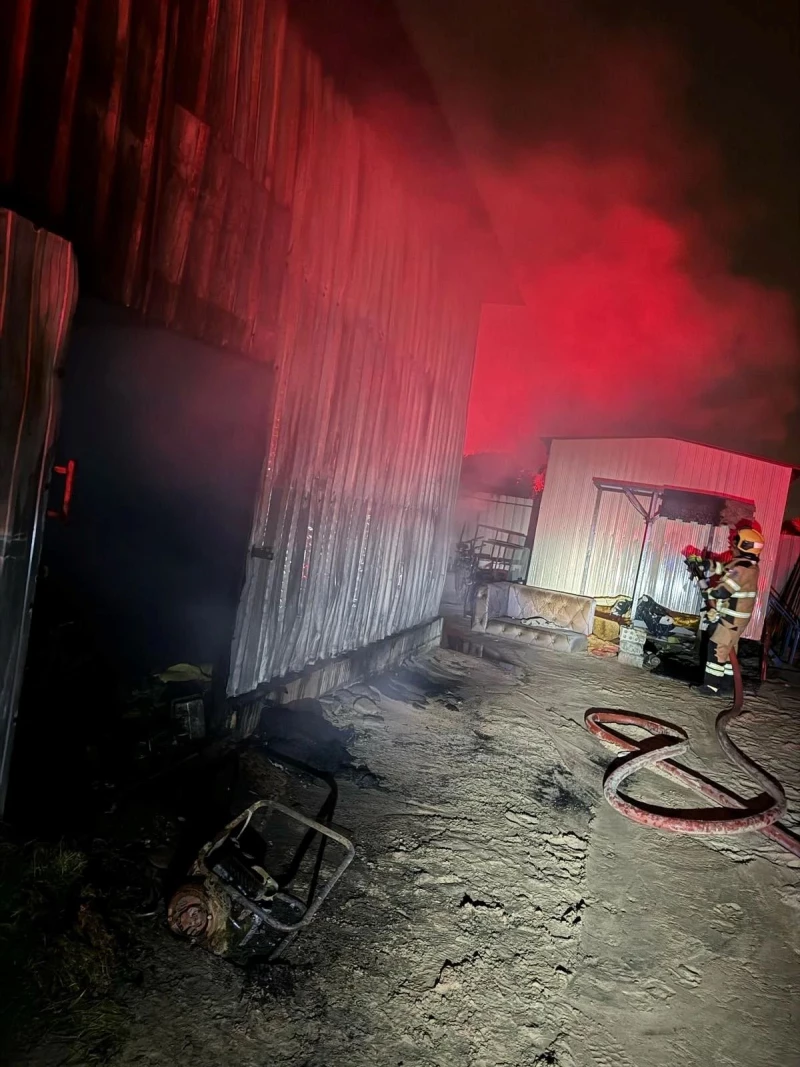 Firefighters Contain Blaze At Al-Wafra Chalets | Kuwait Local News