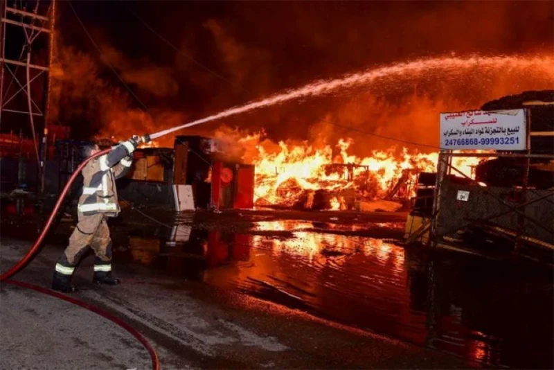 Kuwait Fire Rescue Kuwait Fire Teams Tackle Amghara Warehouse Fire, Rescue Three At Sea ...