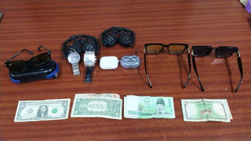 Seven Baggage Handlers Arrested For Stealing Gold, Cash, And Airpods On Indian Flights