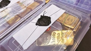  Not Declaring Gold, Cash At Kuwait Airport Could C...
