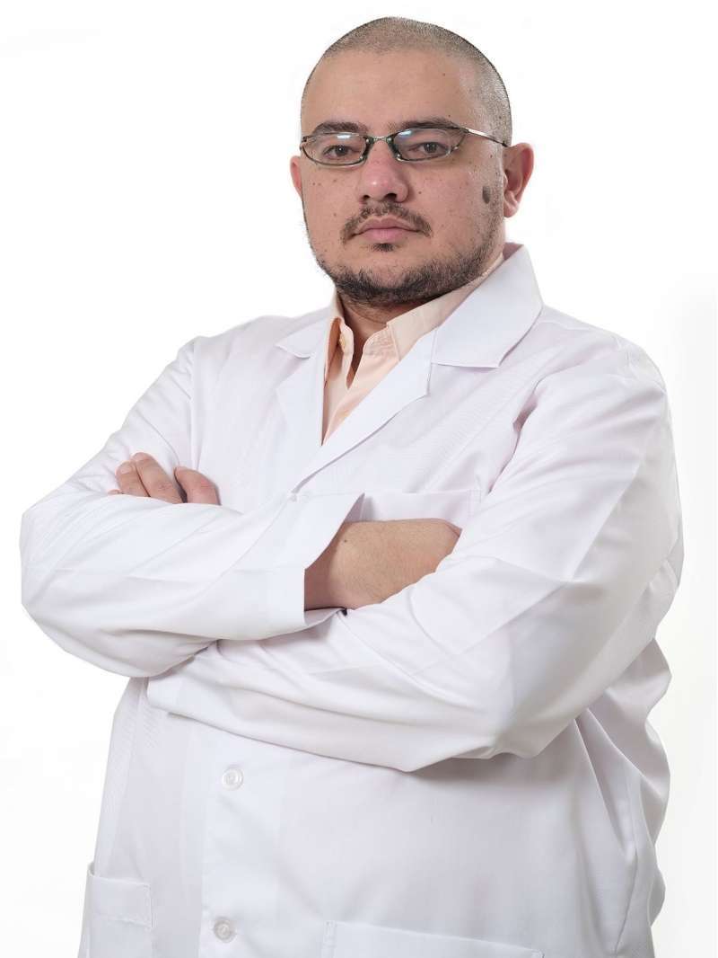 الدكتور محمد شاهين جراح العظام in kuwait