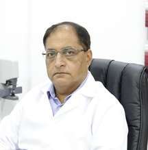 dr-rajesh-vasudeva-eye-ophthalmologist-kuwait