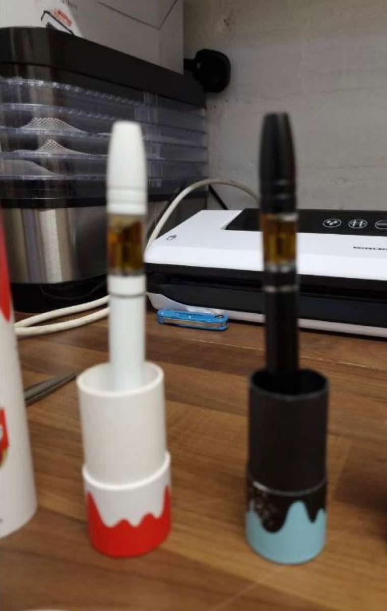 live-rosin-extract-1gram-disposable-carts-available-2 in kuwait