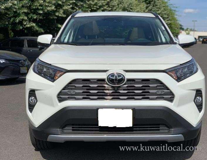   Toyota RAV4 SUV 2019 in kuwait