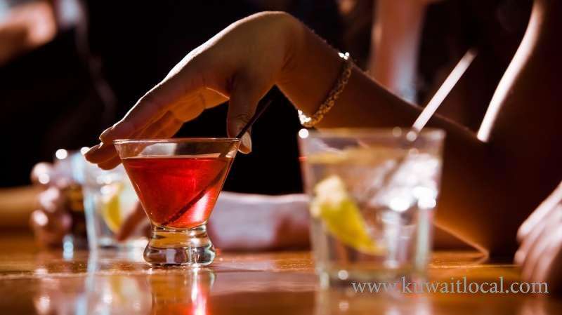 two-kuwaiti-women-were-caught-for-drinking-alcohol_kuwait