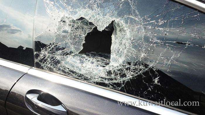 unknown-individual-broke-the-window-of-egyptian-expat-vehicle_kuwait