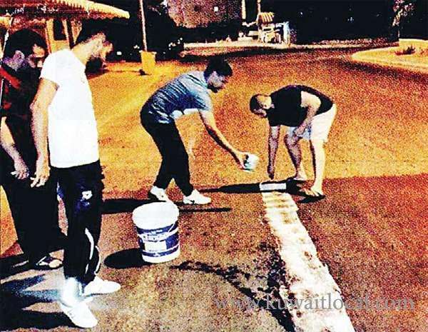 some-of-kuwaiti-youths-seen-volunteering-to-repair-roads_kuwait