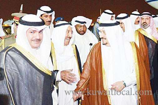 amir-being-received-upon-his-arrival-at-riyadh-airport_kuwait