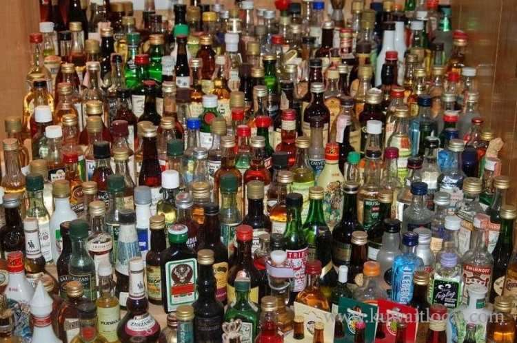 cops-have-arrested-an-asian-and-seized-500-liquor-bottles-from-him_kuwait