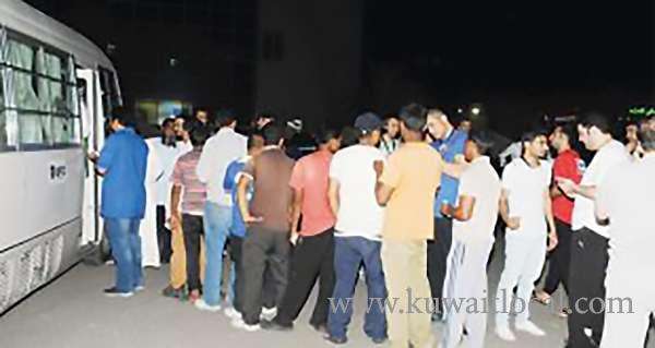 13-thousand-expats-of-various-nationalities-have-been-deported-from-kuwait_kuwait