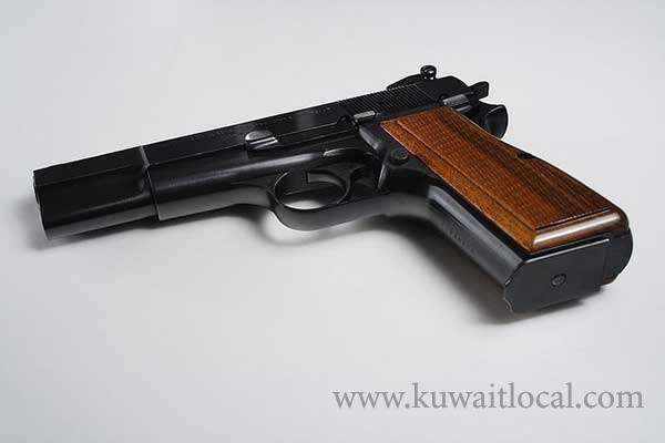 police-arrested-a-kuwaiti-for-possessing-an-unlicensed-revolver_kuwait