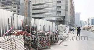 construction-materials-have-resorted-to-reduce-their-expenses-by-reducing-the-number-of-workers_kuwait