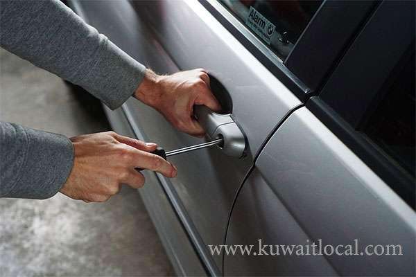 arab-expatriate-was-arrested-for-stealing-from-parked-vehicles_kuwait