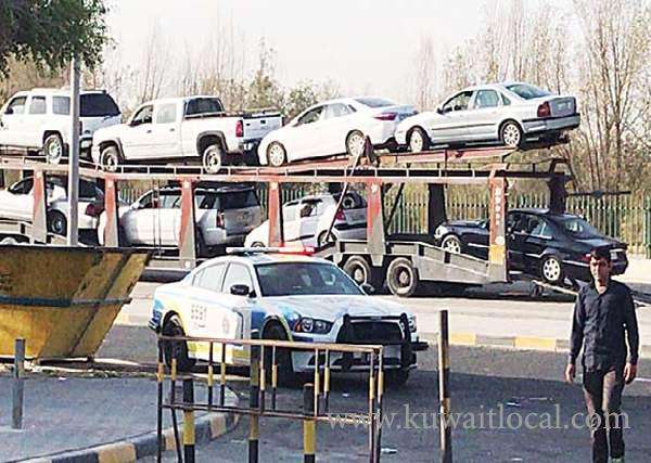 cars-seized-if-not-wearing-belt-and-using-phone-on-road_kuwait
