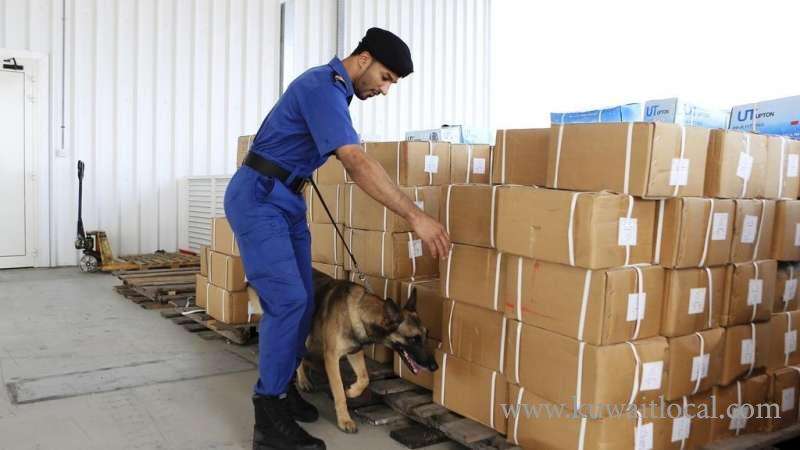 customs-inspectors-seized-fake-goods-_kuwait