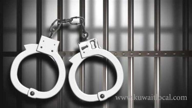 police-have-arrested-3-syrian-women-for-begging-for-alms-in-front-of-commercial-complexes_kuwait