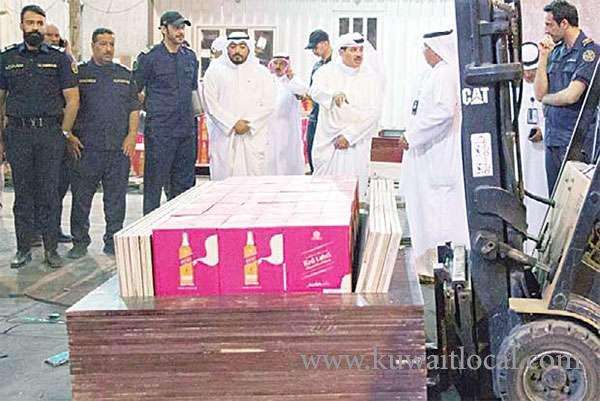 customs-seized-8,000-liquor-bottles_kuwait