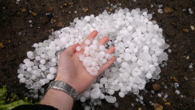 hail-stones-rain-in-abdalli_kuwait