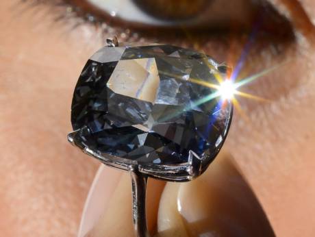 a-hong-kong-billionaire-spent-a-record-48.4-million,-buying-a-12.03-carat-diamond-dubbed-blue-moon-for-his-daughter-_kuwait