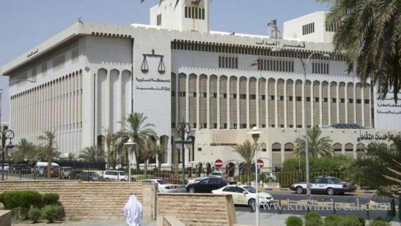 court-allowed-father-to-see-his-children-in-presence-of-his-former-wife_kuwait