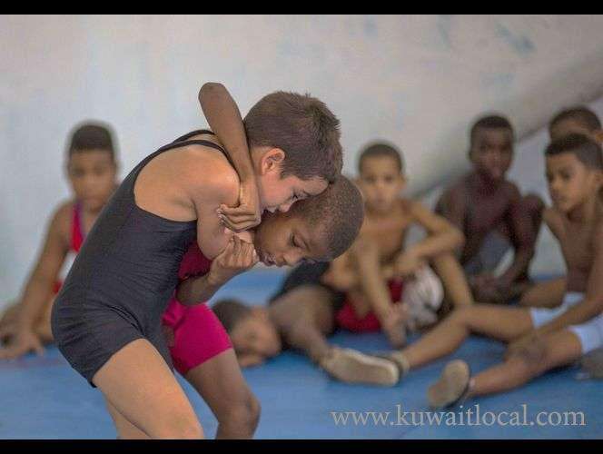 children-wrestling-contest-was-stopped-by-juvenile-police-_kuwait
