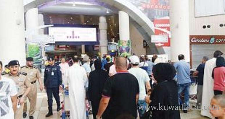 customs-officer-urges-passengers-not-to-accept-bags-from-unknown-people_kuwait