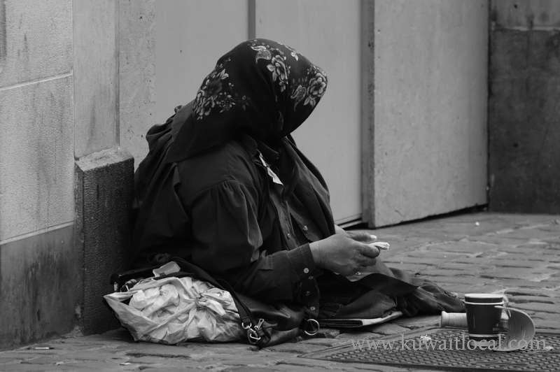 gcc-woman-beggar-tried-to-commit-suicide_kuwait