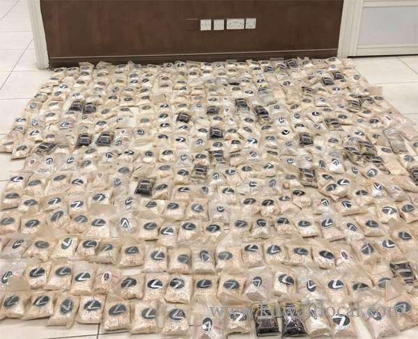 syrian-truck-driver-arrested-for-attempting-to-smuggle-377,000-captagon-pills-_kuwait