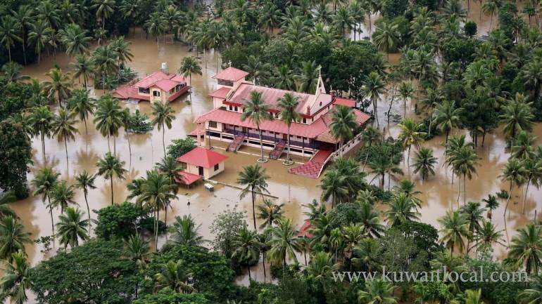 indian-business-and-professional-council-donates-rs-9,27,000-to-kerala-cm’s-relief-fund_kuwait