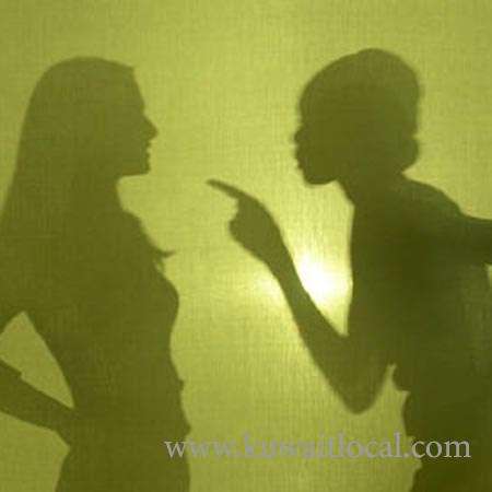 2-egyptian-women-in-quarrel_kuwait