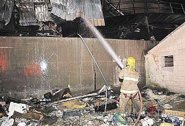 fire-destroys-sulaibiyah-chalets_kuwait