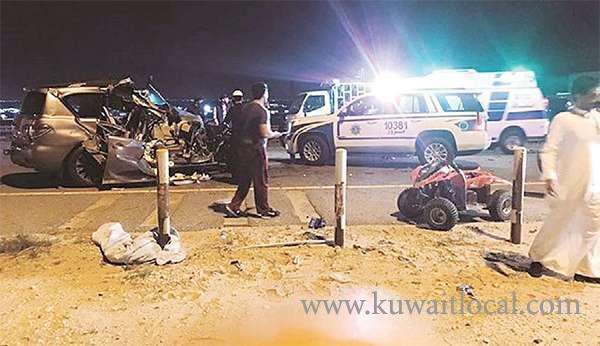 3-vehicle-collide-on-abdali-road_kuwait