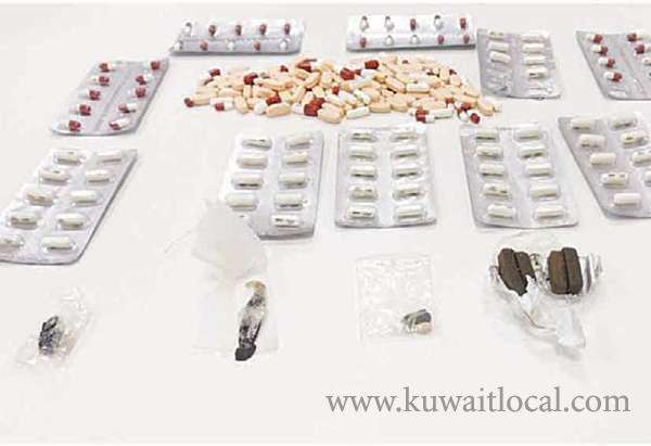 2-passengers-arrested-with-drugs_kuwait