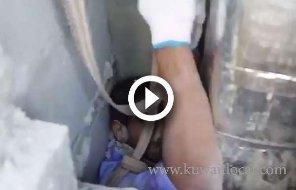 arab-laborer-trapped-inside-air-conditioner-duct-rescued_kuwait