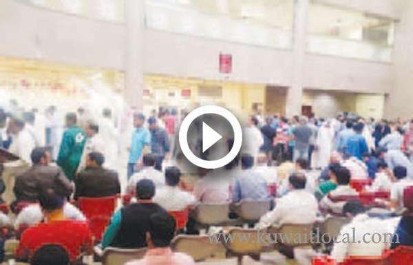 kuwait-huge-crowd-at-paci-office--expats-paying-for-mistakes-of-employees_kuwait
