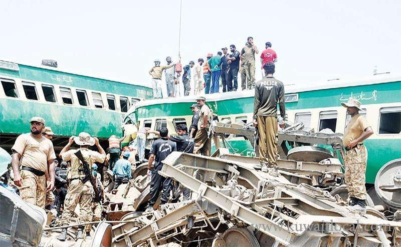 pakistan-pm-hits-out-at-poor-railways-as-crash-kills-20-injures-dozens_kuwait