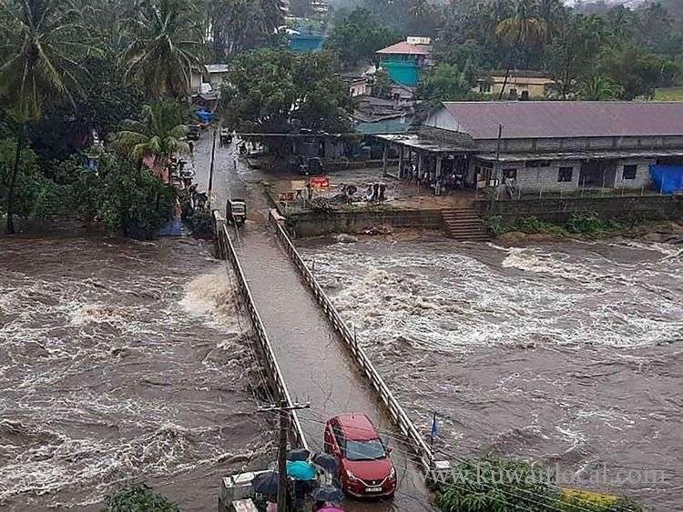 floods-kill-at-least-23-in-south-indian-state-of-kerala-displace-thousands_kuwait
