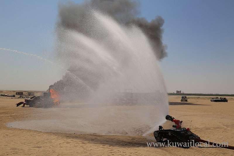 kfsd-introduced-modern-robot-to-fight-fires_kuwait