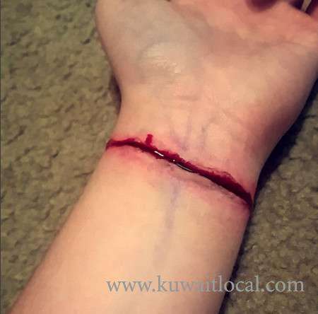 egyptian-attempt-to-end-his-own-life-by-cutting-wrist_kuwait