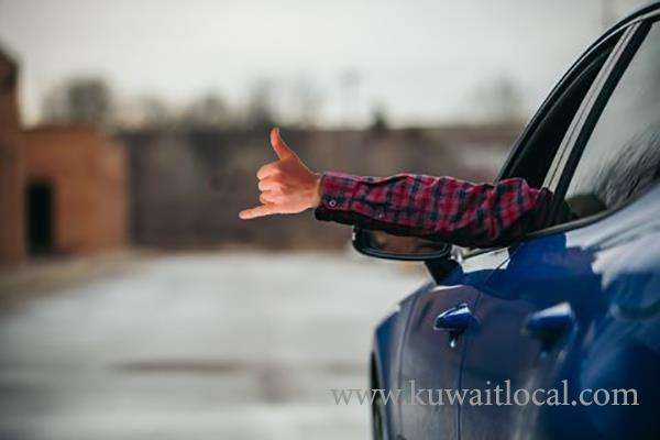 motorist-hit-car-deliberately-to-attract-attention_kuwait
