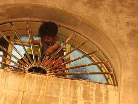 a-2-year-old-boy-freed-after-getting-his-head-stuck-in-window-_kuwait