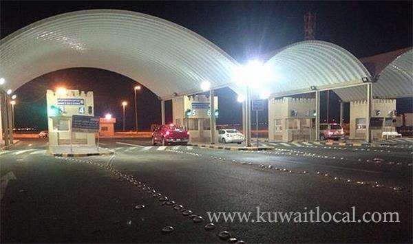2-kuwaitis-referred-for-attempting-to-smuggle-saudi-registered-sports-car_kuwait