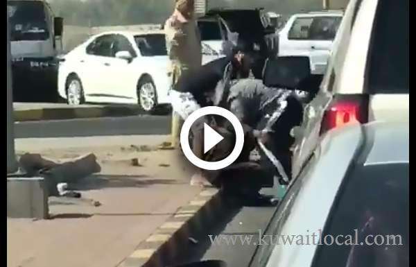 3-syrians-fight-at-traffic-signal_kuwait
