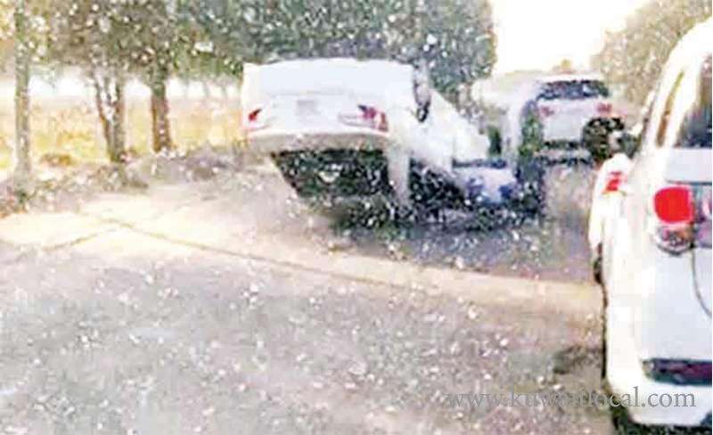 kuwaiti-escaped-death-when-his-vehicle-overturned-inside-the-sulaibikhat-cemetery_kuwait