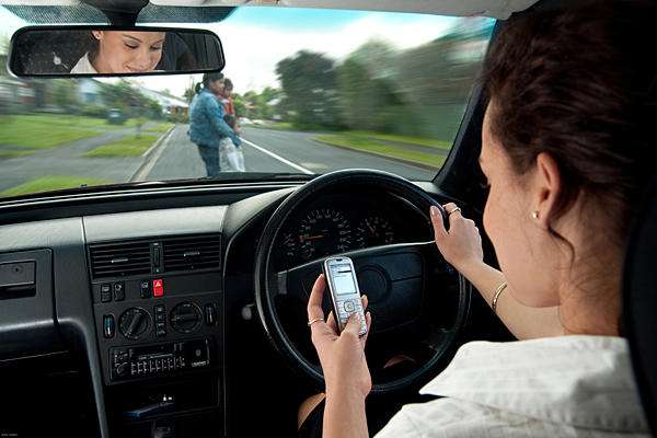 more-than-49,000-people-fined-for-using-mobile-phone-when-driving_kuwait