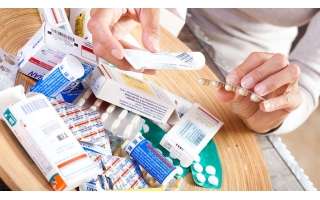 a-man-working-in-moh,-accept-kd-20,000-bribe-and-allow-the-sale-of-expired-medicines_kuwait