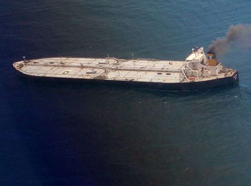 warships-join-fight-to-put-out-blaze-on-oil-tanker-off-sri-lanka_kuwait