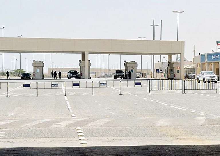 dozens-of-kuwaitis--saudis-exit-enter-as-nuwaiseeb-border-opens_kuwait