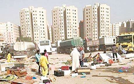 makeshift-market-in-mahboula-raided-violators-arrested_kuwait